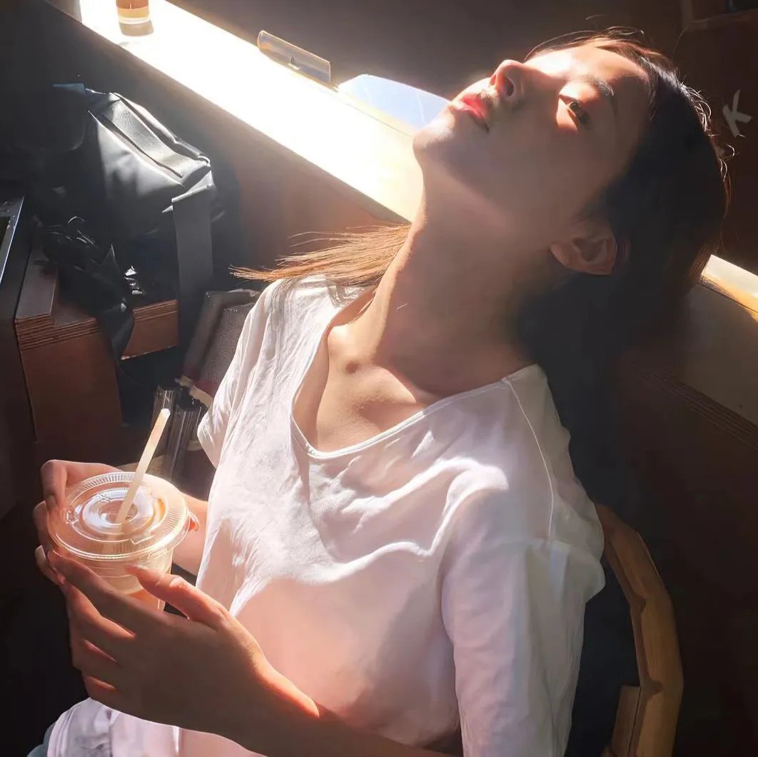 三层楼的女孩